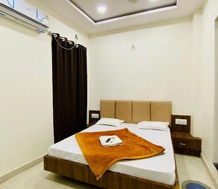 Hotel Soham Palace Ujjain Dış mekan fotoğraf