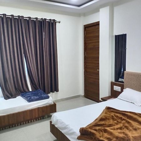 Hotel Soham Palace Ujjain Dış mekan fotoğraf